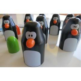 PENGOLOO CU PIESE  DE PLASTIC